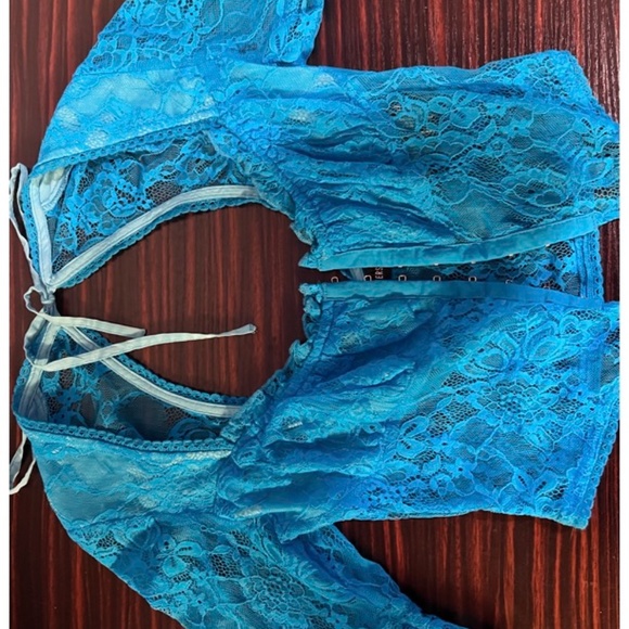 Blue XS Urban Outfitters Lace Going Out Top - Picture 2 of 3